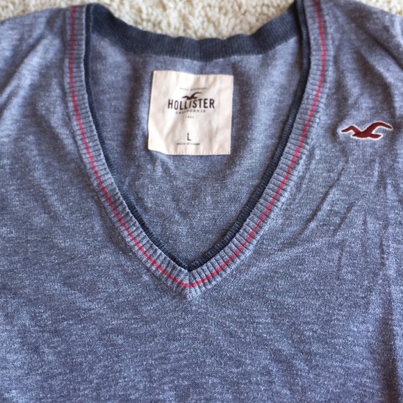 Hollister V-Neck Sweater - Picture 1 of 5